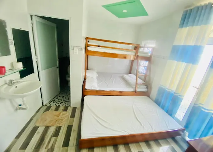 Отель Khách Sạn Lý Phú Quý